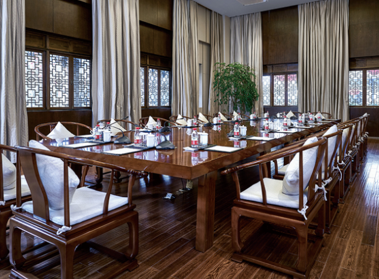 天然实木系列-实木餐桌 Natural Solid Wood Series - Solid Wood Dining Table